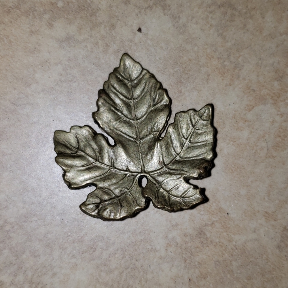 Vintage HMK CDs leaf  pin
